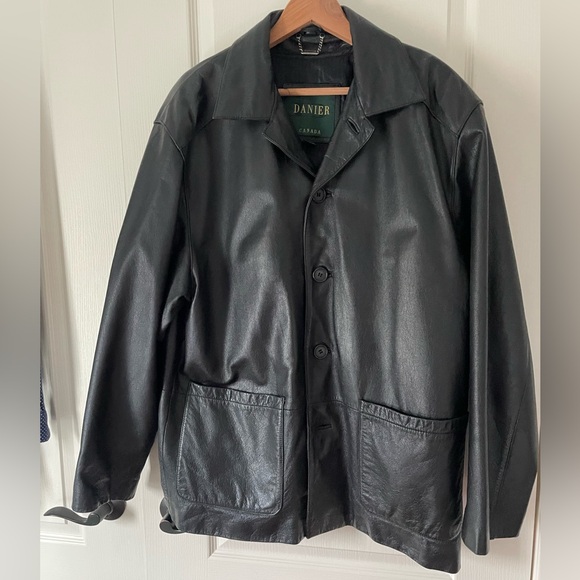 Danier Men’s Black Leather Jacket EUC - Picture 1 of 4